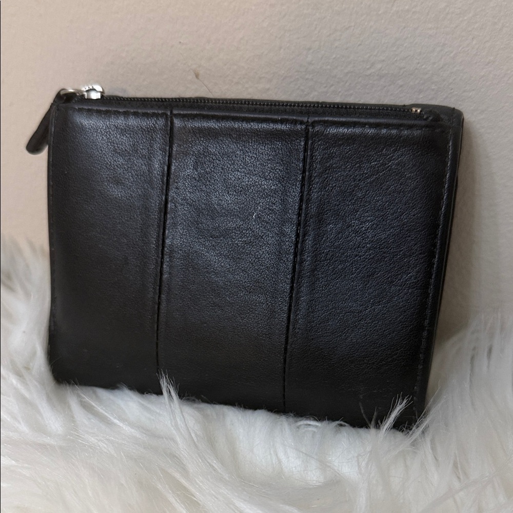 Vintage Coach Black Leather Wallet with Silver Accent - Picture 2 of 5